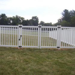 simpe backyard pvc fence