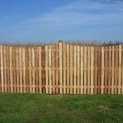 concave picket fence for residential properties