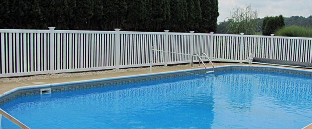 white vinyl privacy fence around pool