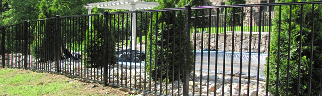 Flat top aluminum backyard fence for kids
