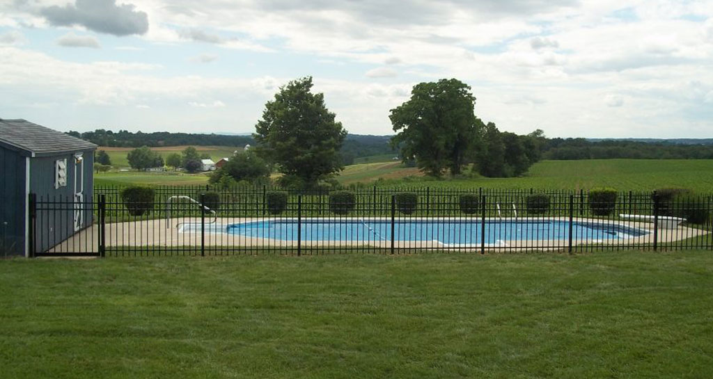 Pool fence made of aluminum material