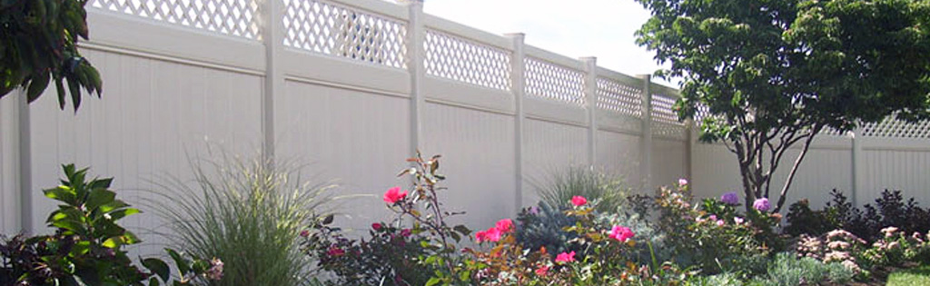 Clean vinyl fence with maintenance