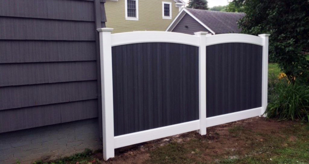 Upscale vinyl fencing in Chester County, PA
