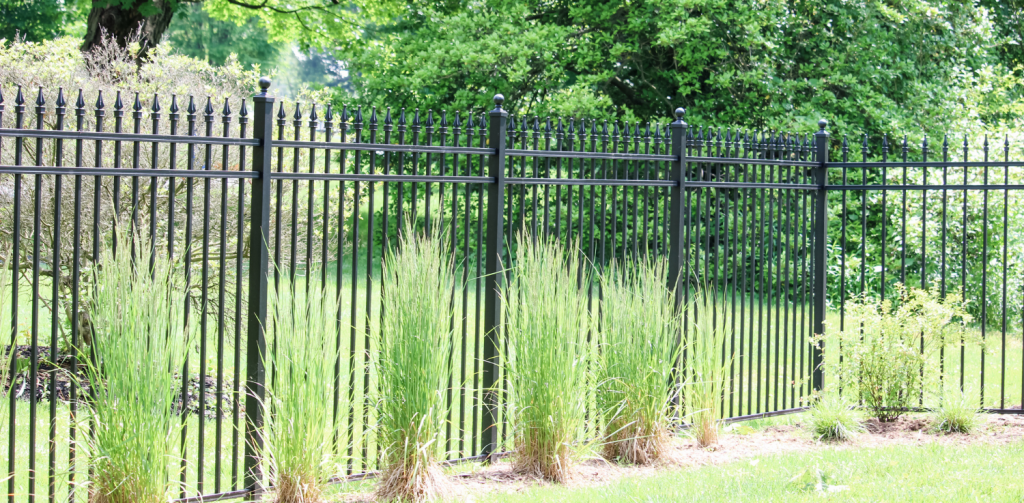 Tall aluminum fence for privacy