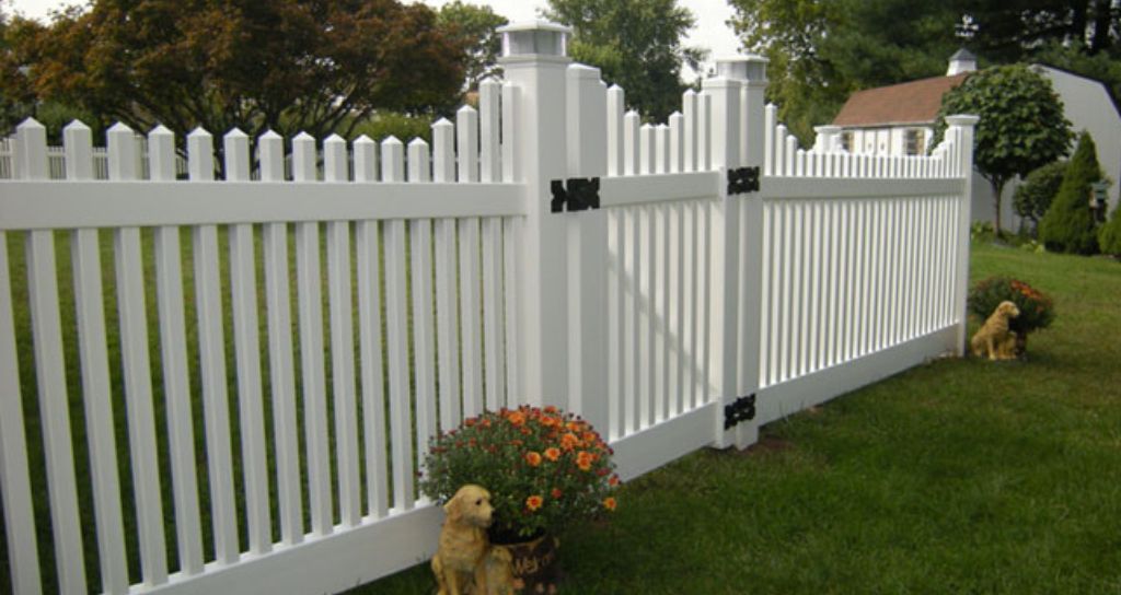 modern picket fence is a great fencing idea