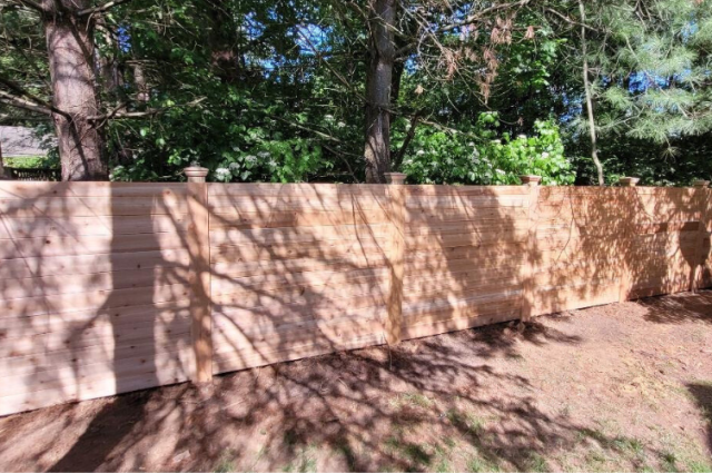 Modern and Chic Horizontal Fence Design Inspiration